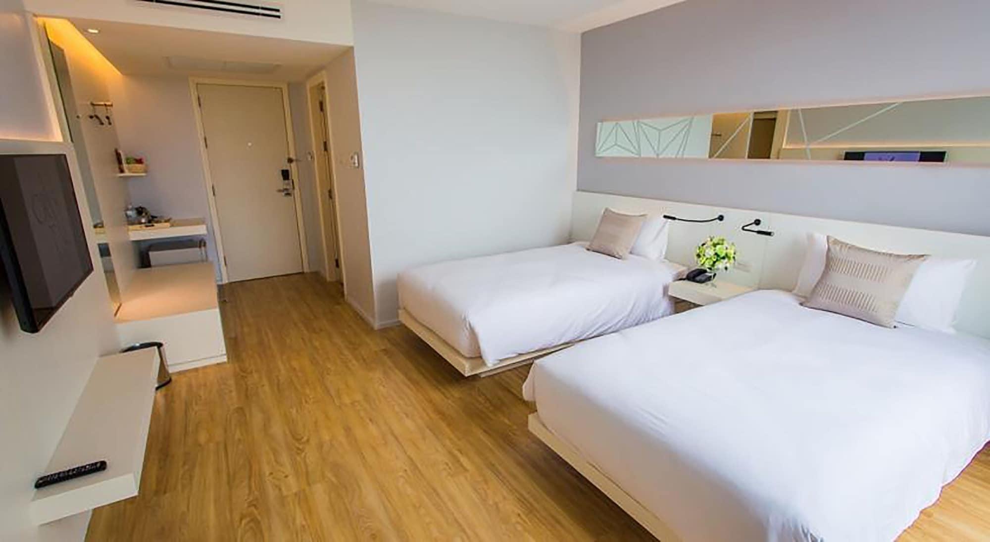 Crystal Hotel Хатъяй Экстерьер фото
