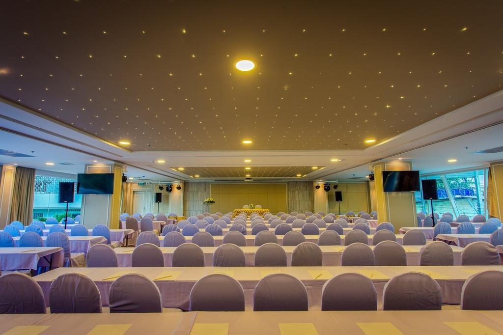 Crystal Hotel Хатъяй Экстерьер фото