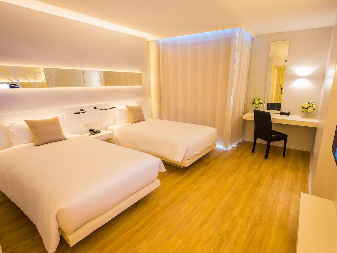 Crystal Hotel Хатъяй Экстерьер фото
