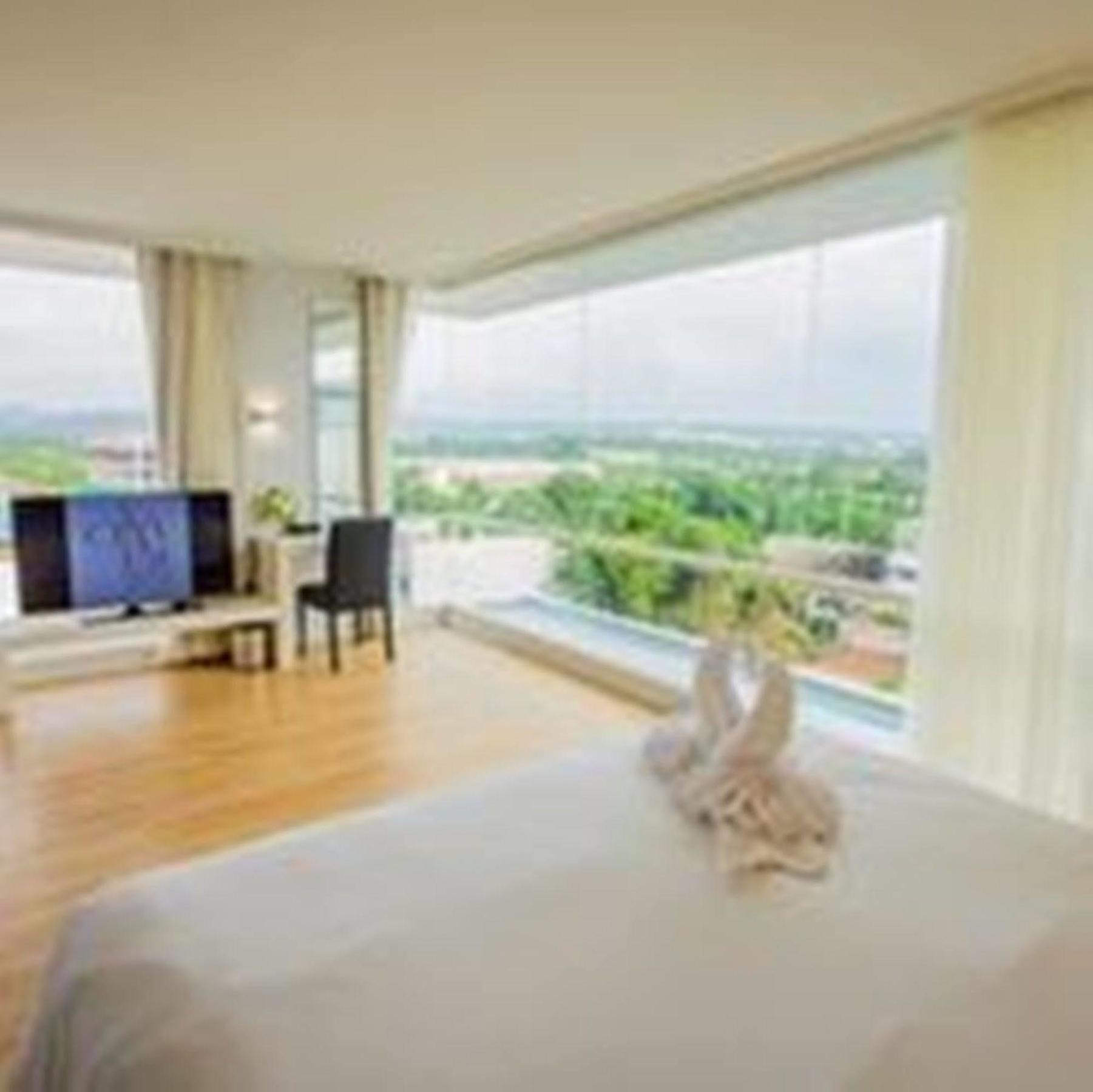 Crystal Hotel Хатъяй Экстерьер фото