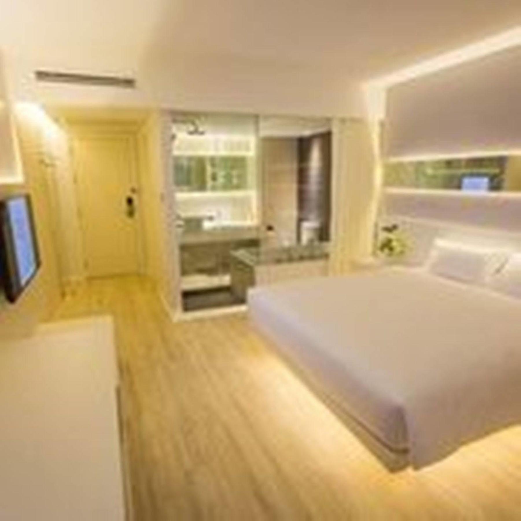 Crystal Hotel Хатъяй Экстерьер фото