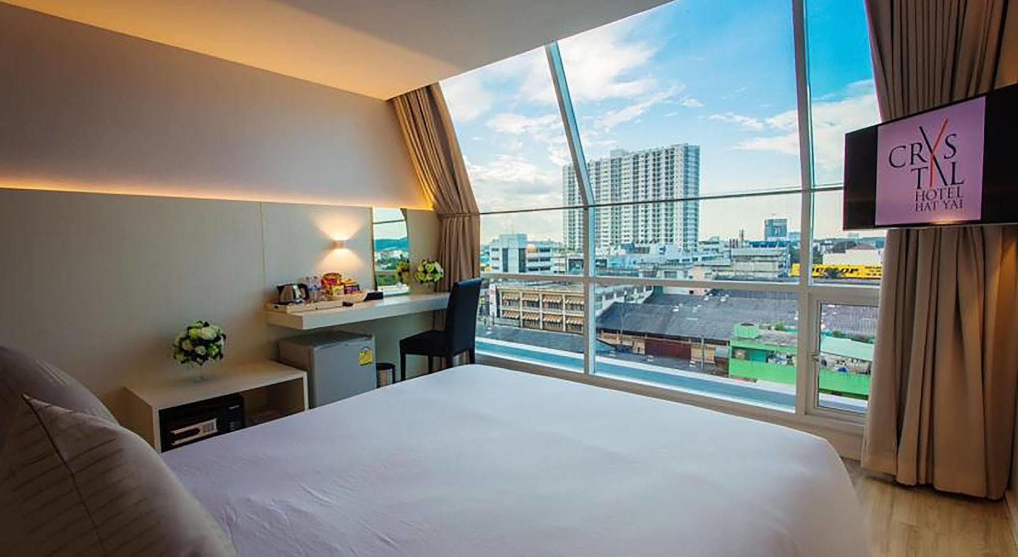 Crystal Hotel Хатъяй Экстерьер фото