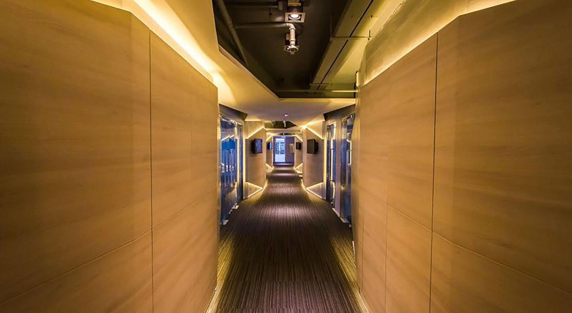 Crystal Hotel Хатъяй Экстерьер фото