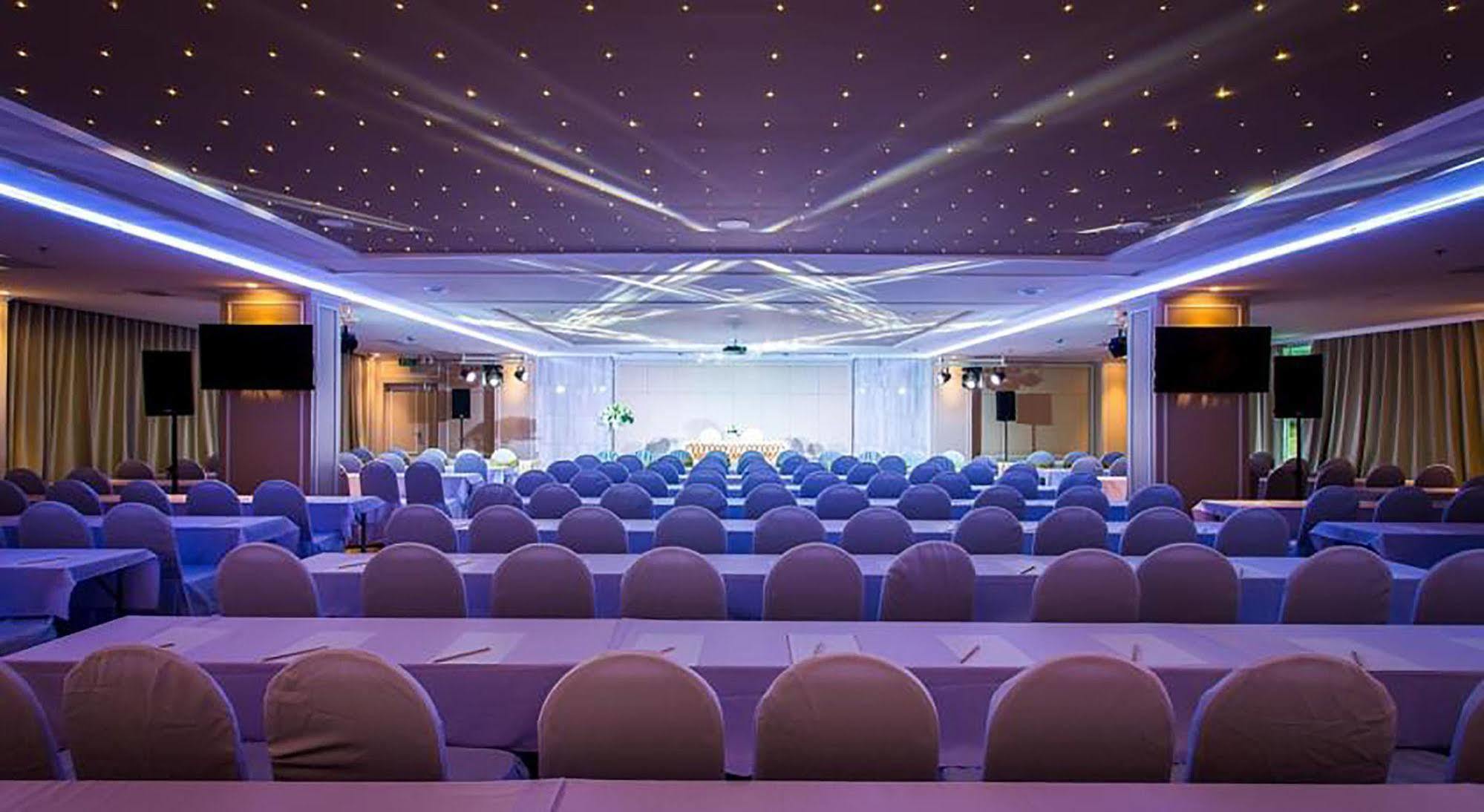 Crystal Hotel Хатъяй Экстерьер фото