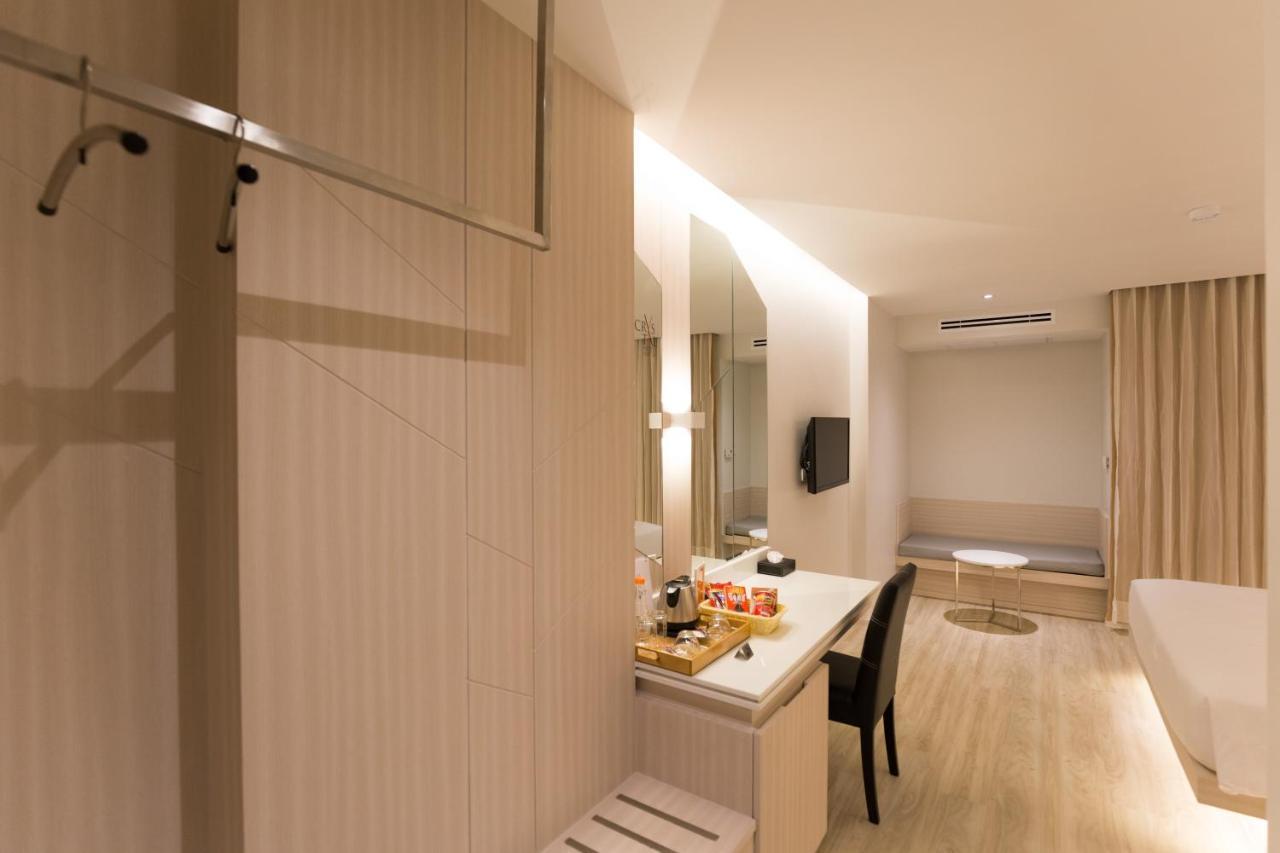 Crystal Hotel Хатъяй Экстерьер фото