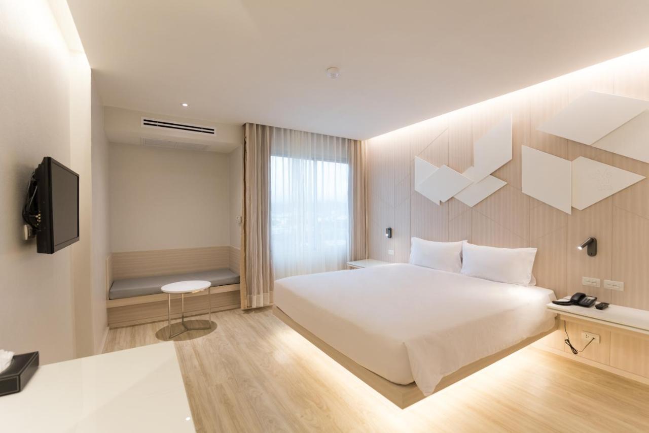 Crystal Hotel Хатъяй Экстерьер фото