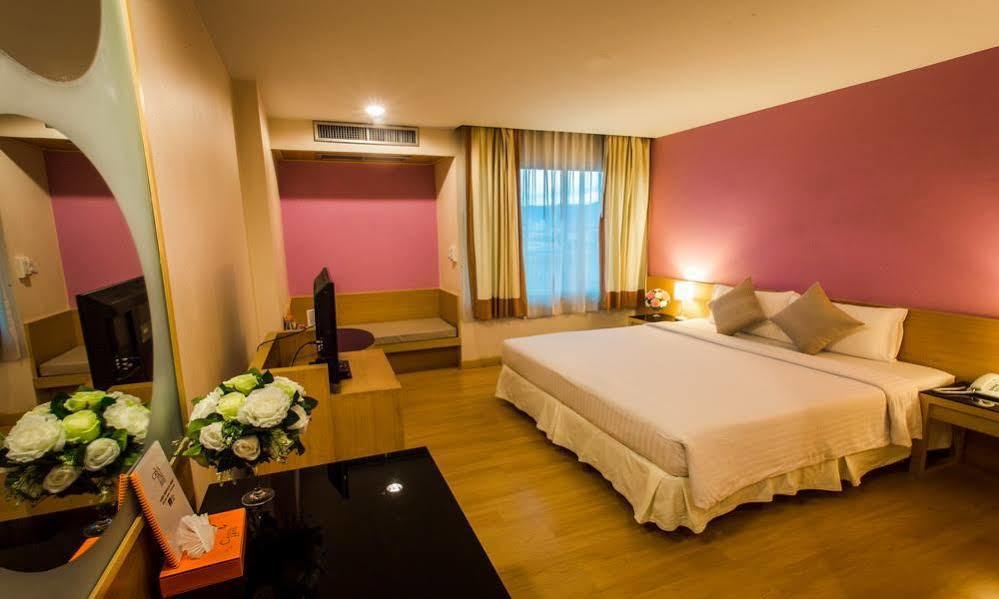 Crystal Hotel Хатъяй Экстерьер фото